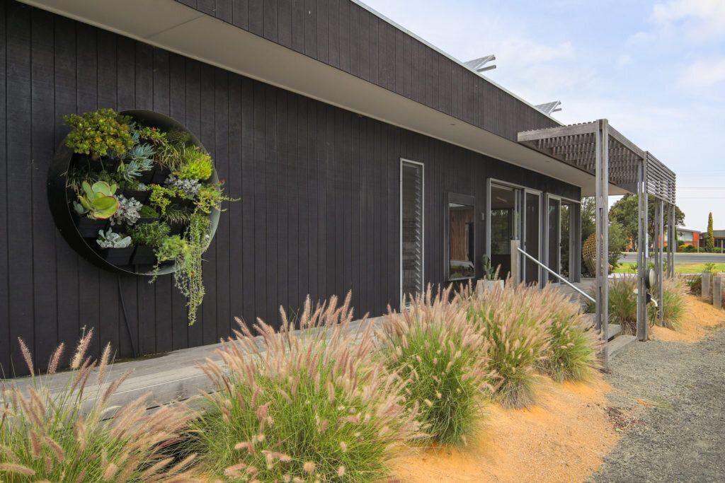 Dark Shadowclad utilised on our Ecological 3 home creates an appealing rustic yet streamlined look.